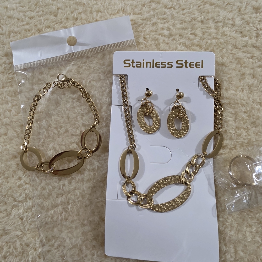 Gold Stainless Steel Jewelry Set – Necklace, Bracelet & Earrings
